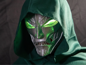 Dr Doom cosplay maske
